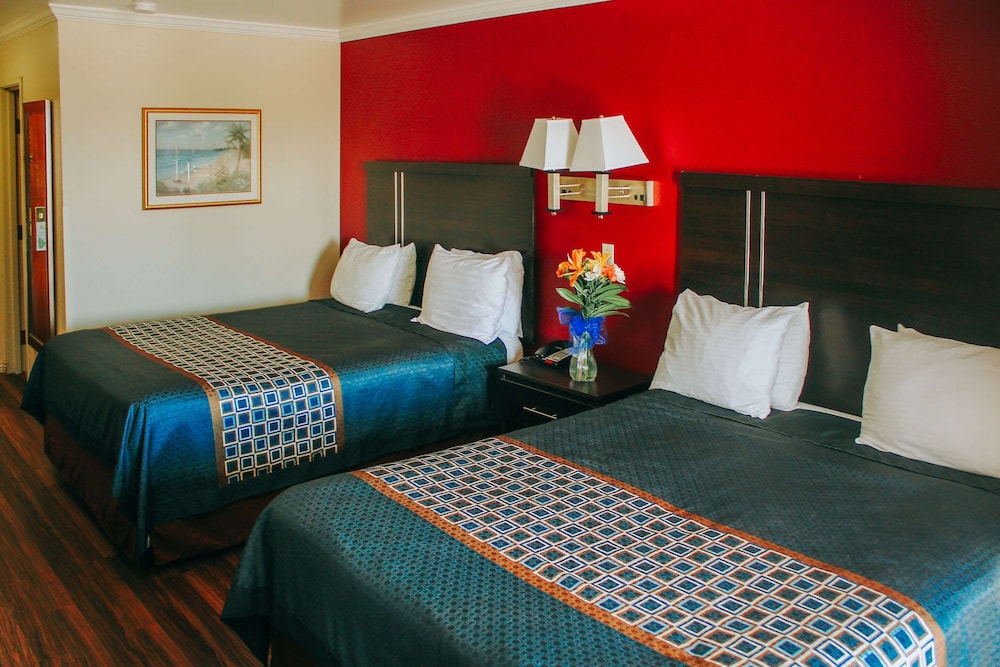 Rodeway Inn & Suites Lake Havasu City 5/26