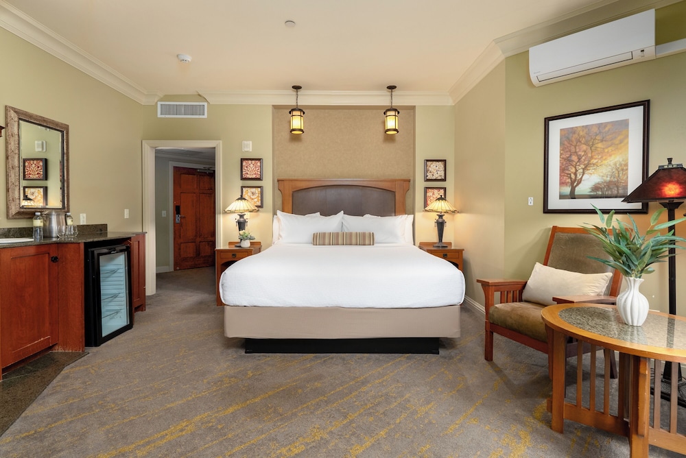 Avila Village Inn 22/65