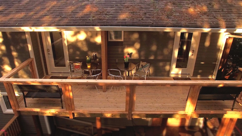 The Francis Boutique Inn 7/67