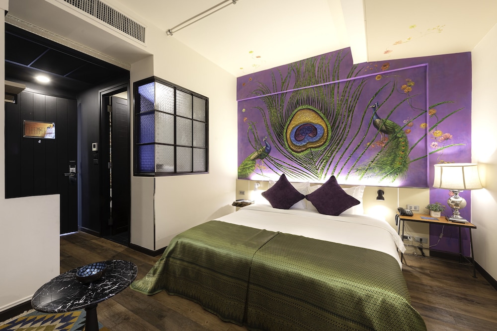 Dhevi Bangkok Hotel 10/40