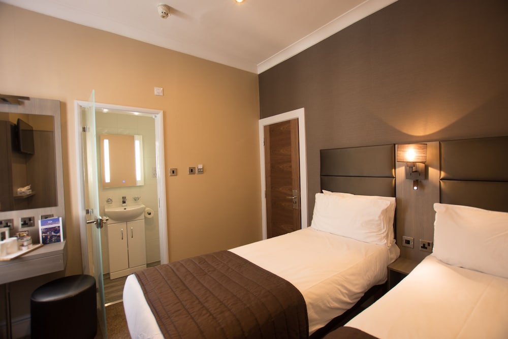 Brunel Hotel 23/67
