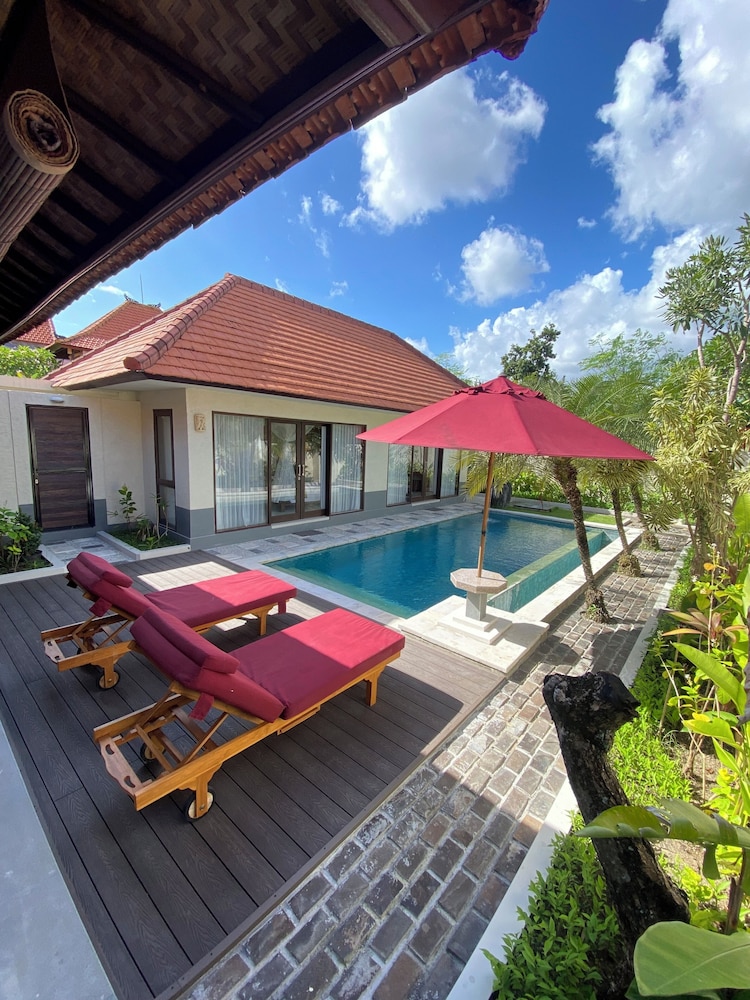 THE AWAN VILLAS 37/44