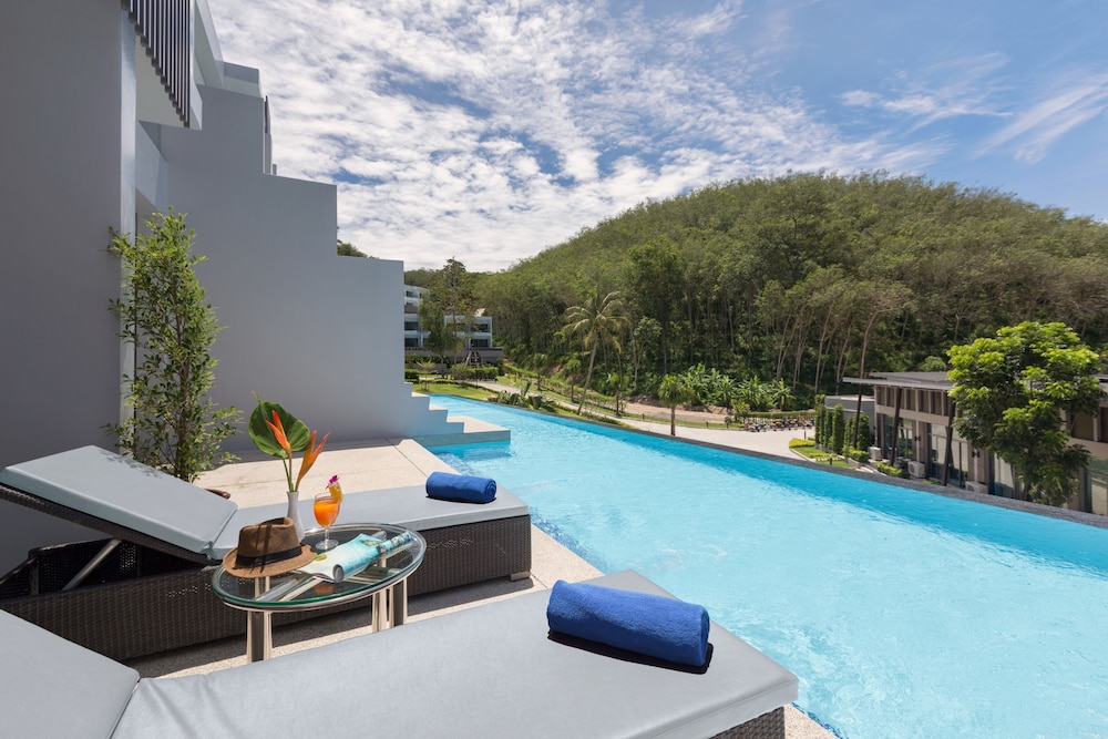 Patong Bay Hill Resort in PATONG BEACH