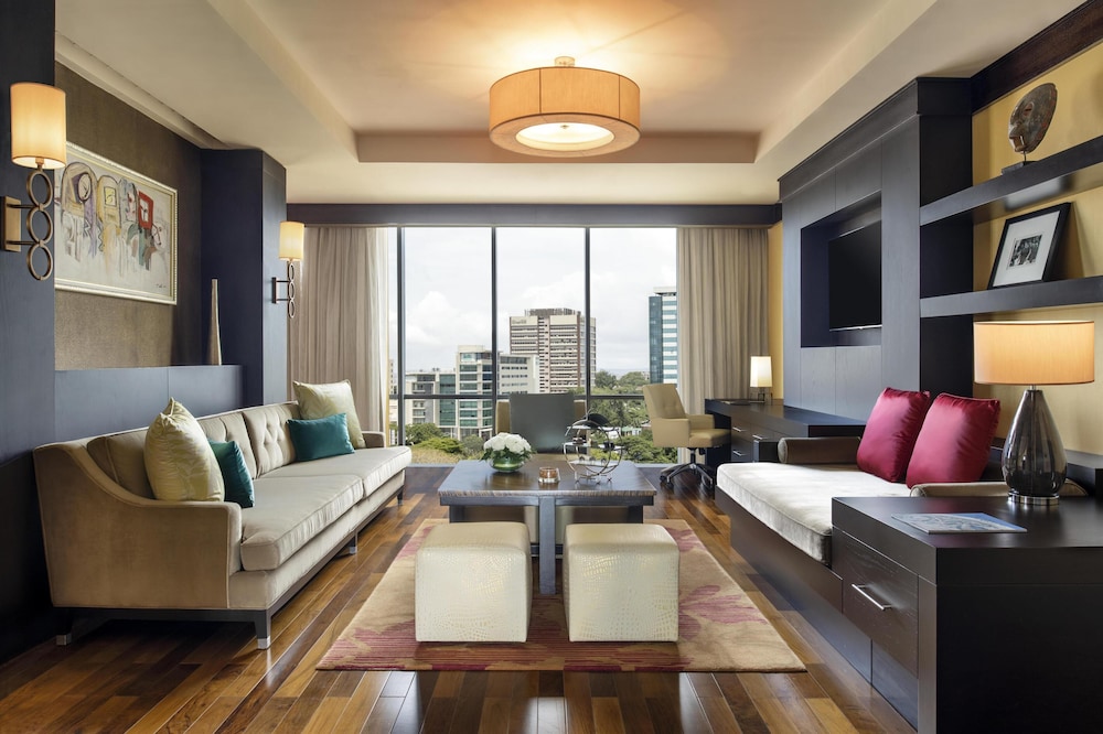 Kempinski Hotel Gold Coast City 49/69