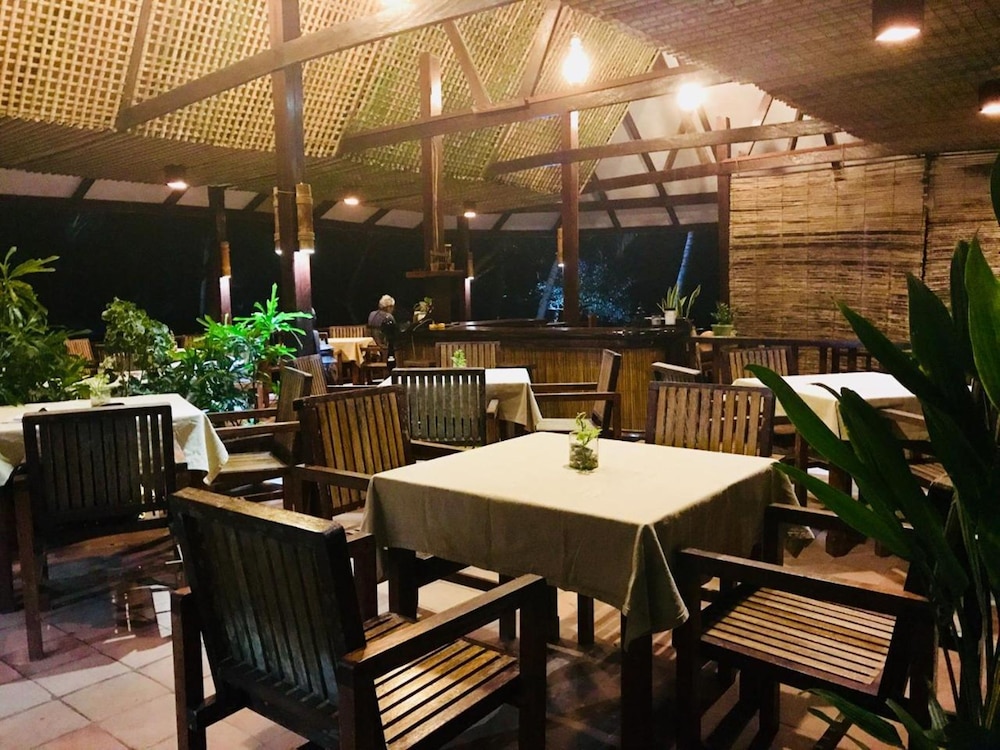 Dolarog Beach Resort 30/50