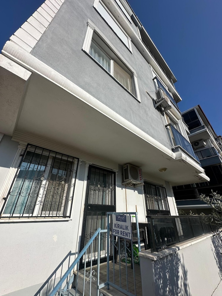 Mavi Restaurant & Apartments 1 1/50