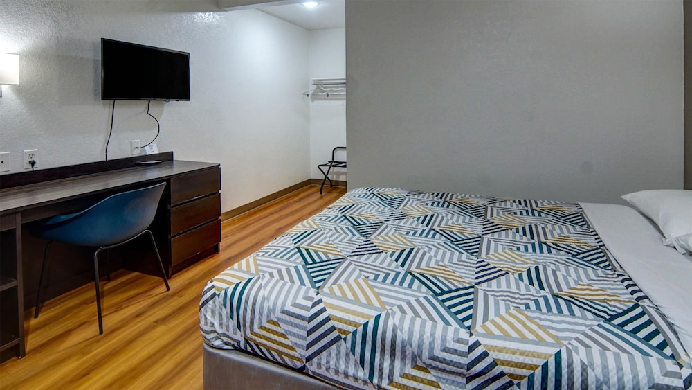 Motel6 Longview, TX 52/64