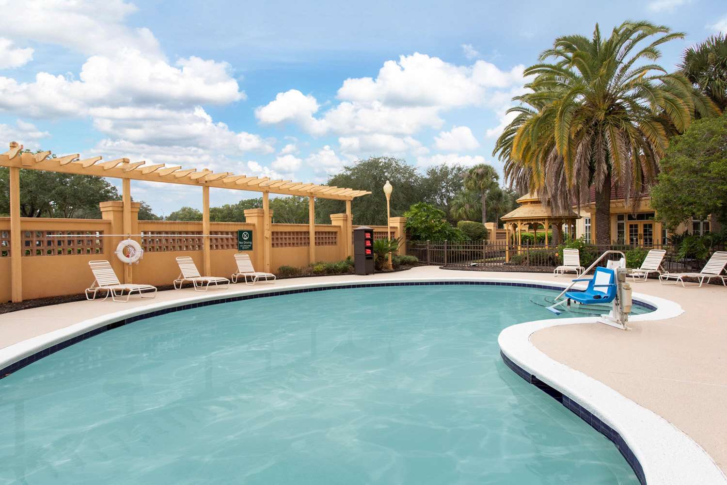La Quinta Inn & Suites by Wyndham Jacksonville Butler Blvd 52/55