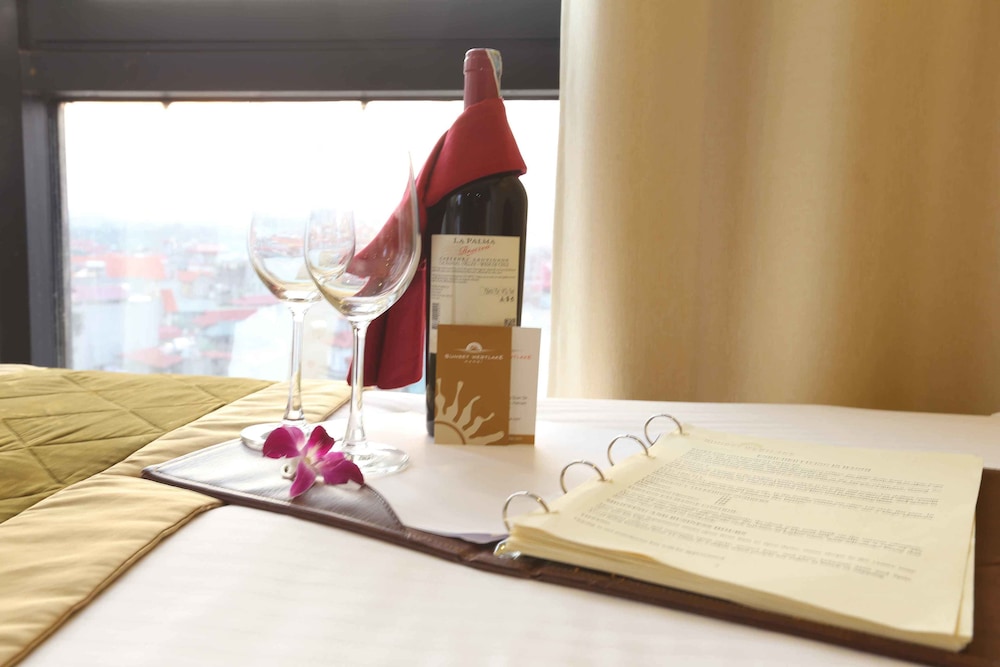 Sunset Westlake Hanoi Hotel 31/74