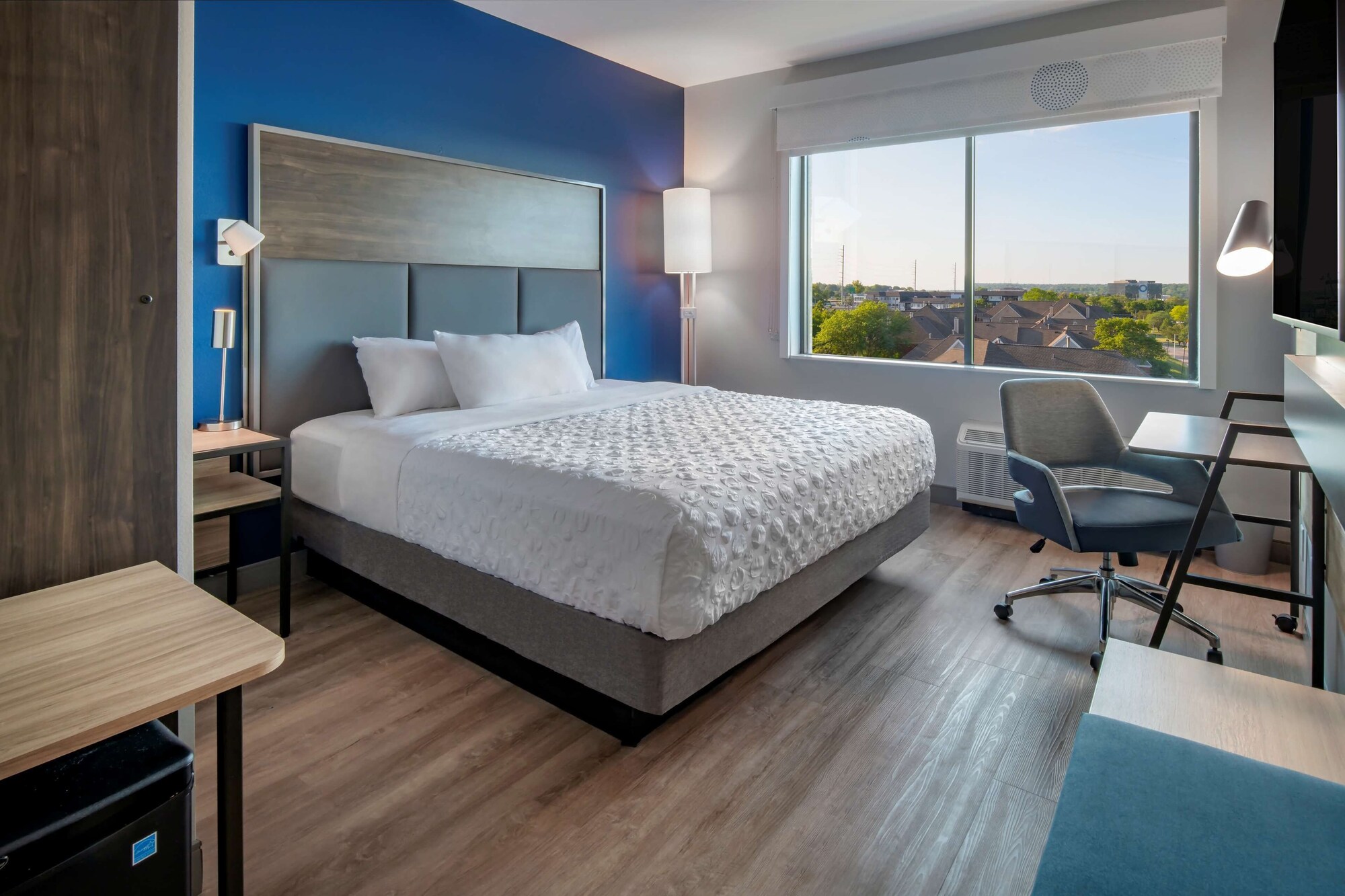 ROOM, KING BED