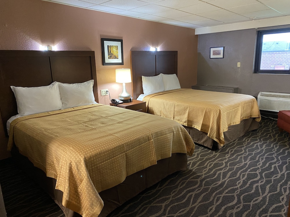 Economy Inn North Randall 7/49