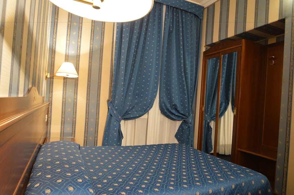 Hotel Montecarlo Roma 31/48