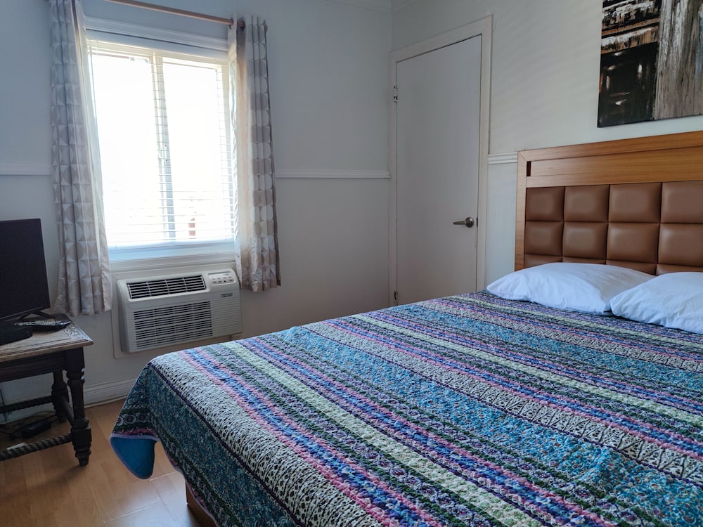 Pemberton Hotel (Motel) 22/49