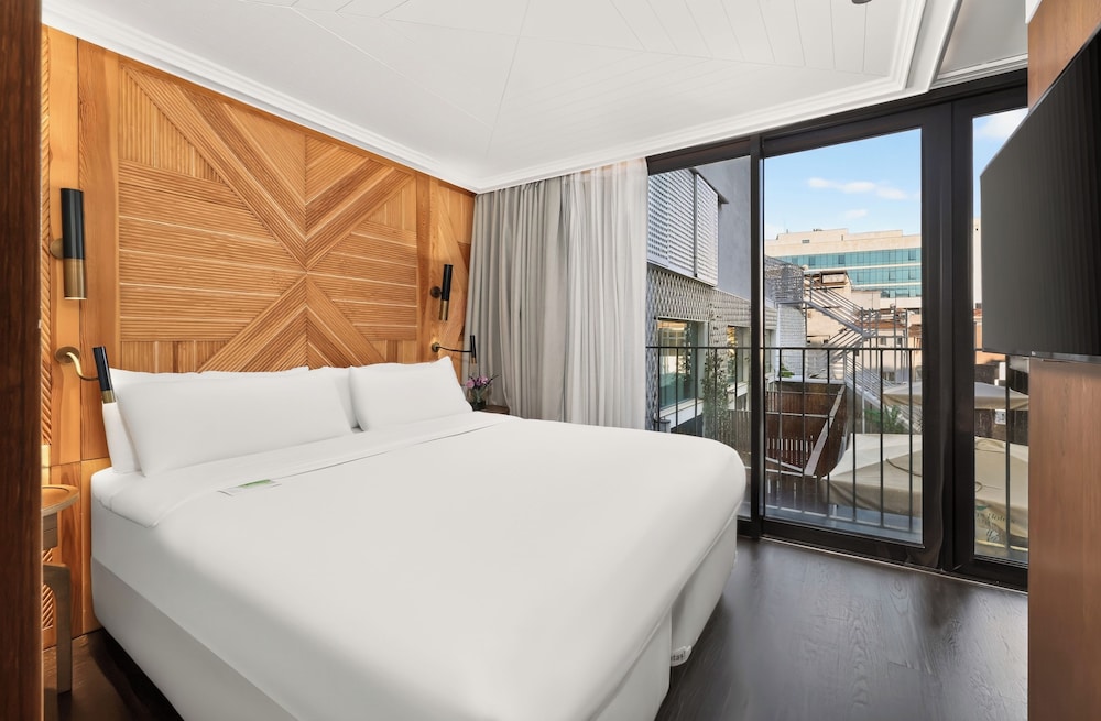 The Wings Hotels Collection 24/80