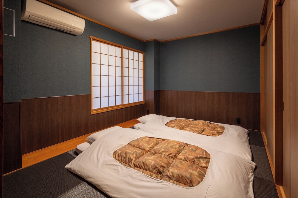 Comfort, Cottage, Twin Beds, 3 Futon Beds, Pet Friendly, Building B
