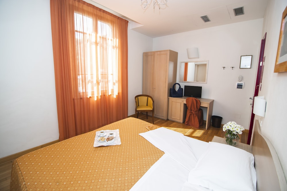 STANDARD, DOUBLE OR TWIN BED