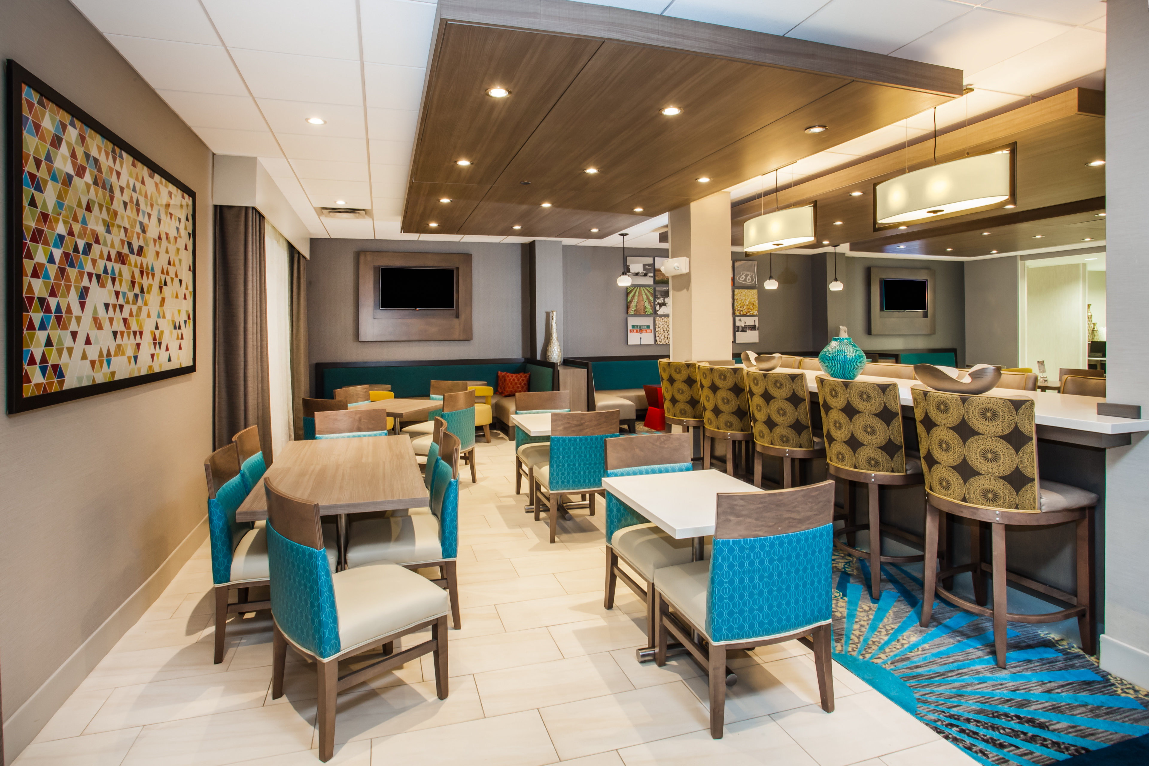 Holiday Inn Express Suites Litchfield West 53/56