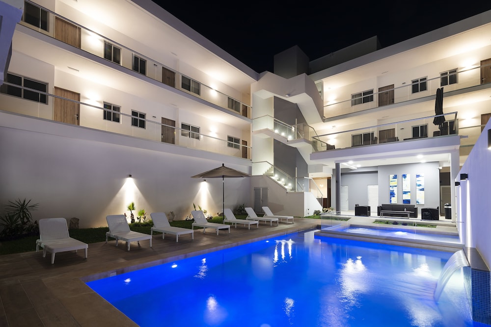 Hotel Heaven Suites photo4