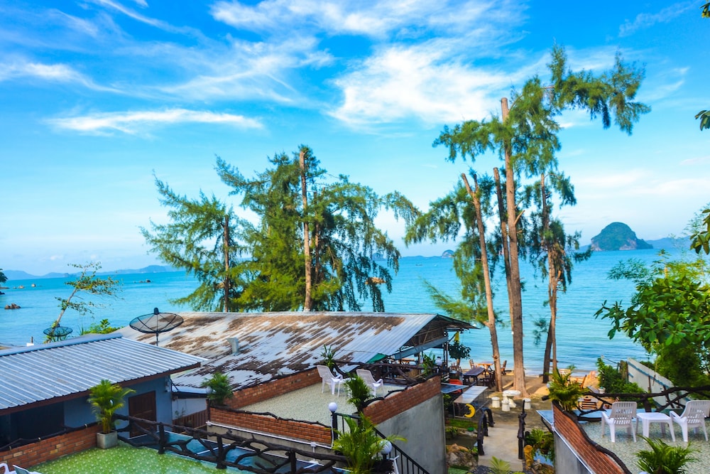 Baan Tubkaek Hotel 41/50