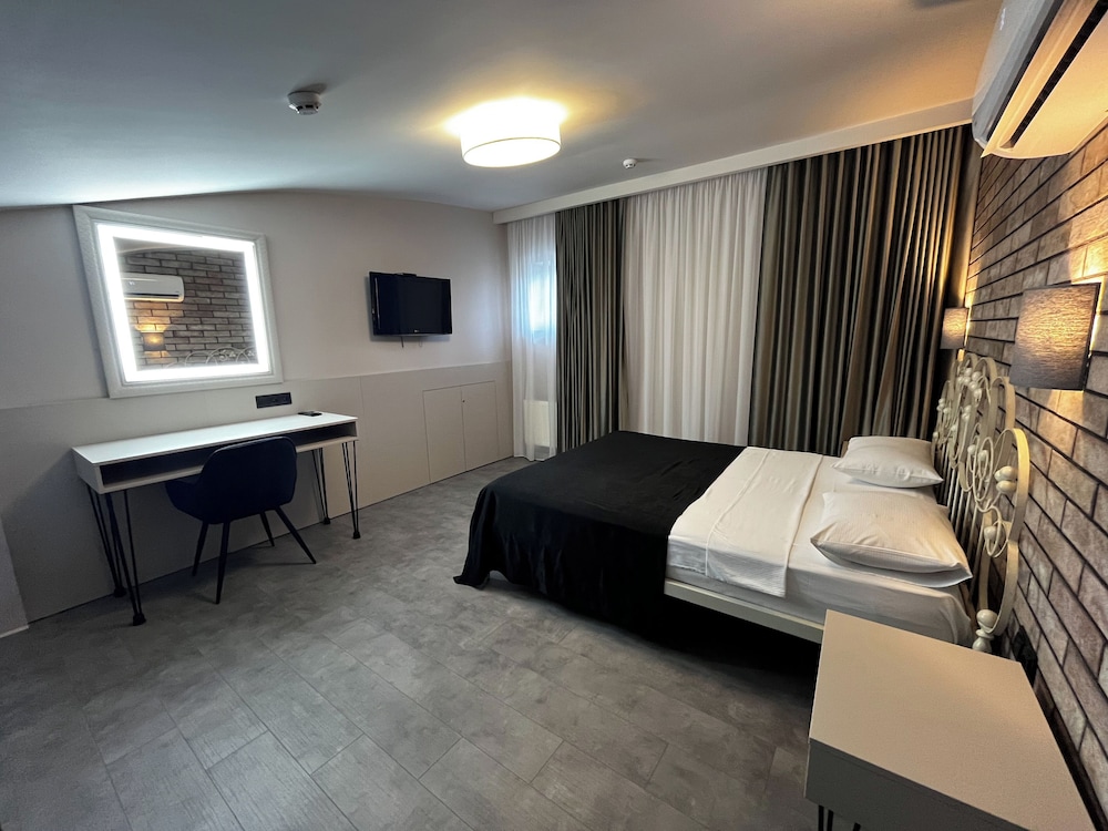 Komilfo Hotel 20/50