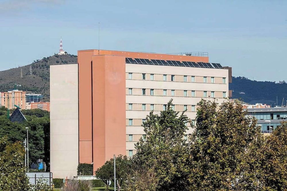 Travelodge BCN Cornella Fira 4/56