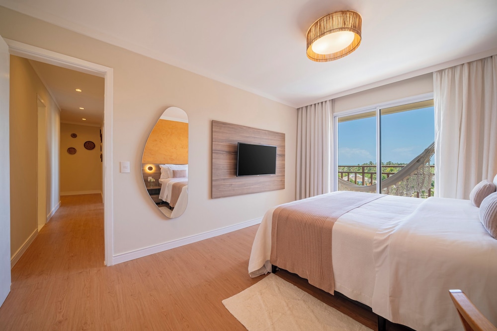 Master, Suite, 6 Beds, King Bed