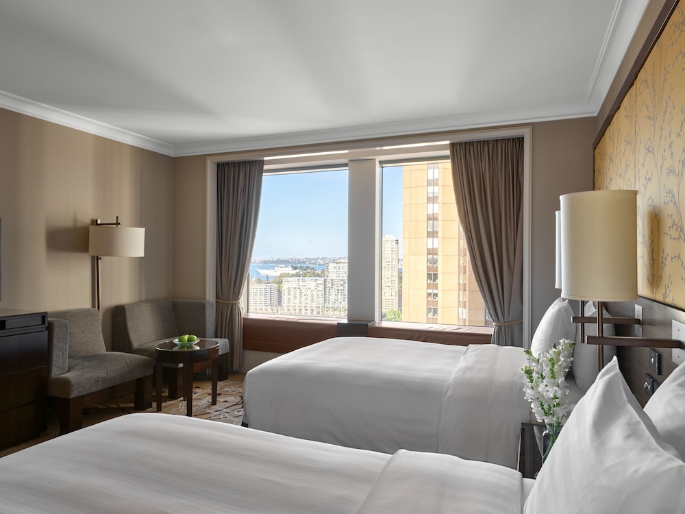 OPERA, DELUXE, HOUSE, TWIN BEDS, CITY VIEW