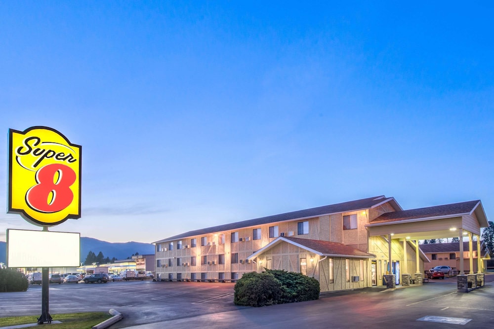 Super 8 Missoula Brooks Street 2/31