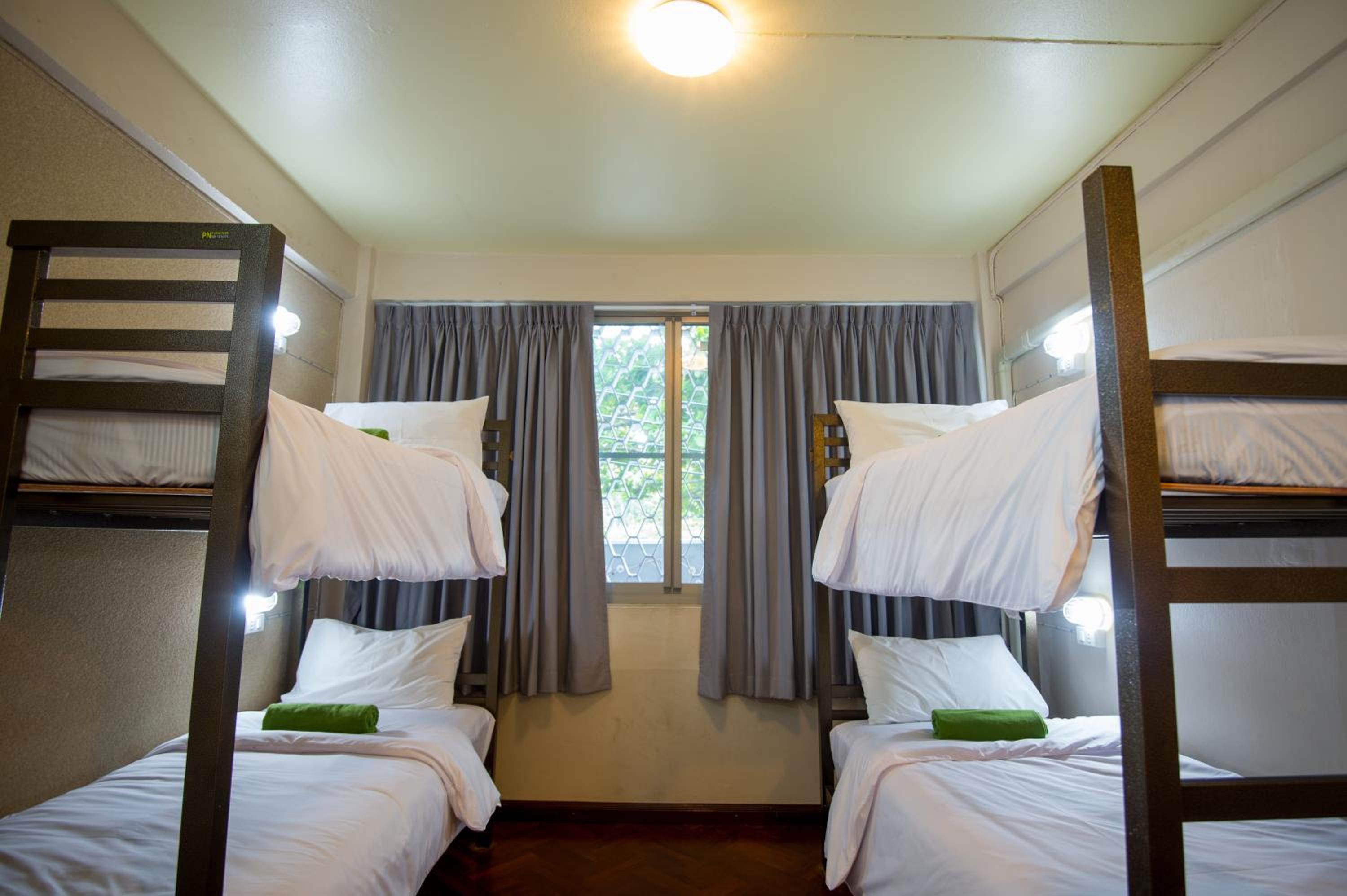 Victory Park Hostel 16/93