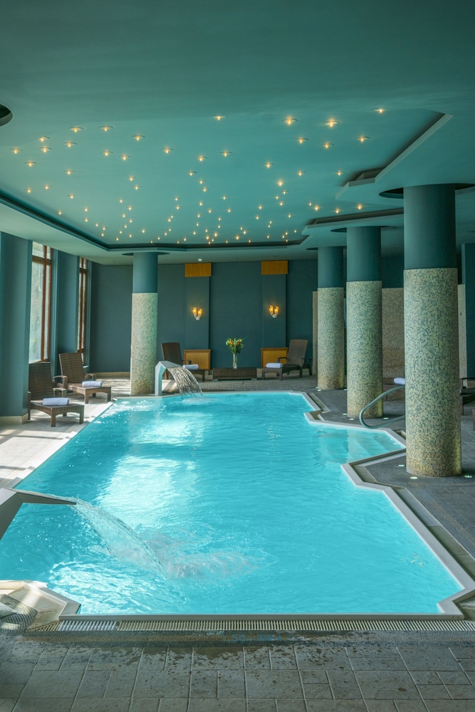 swimming pool spa