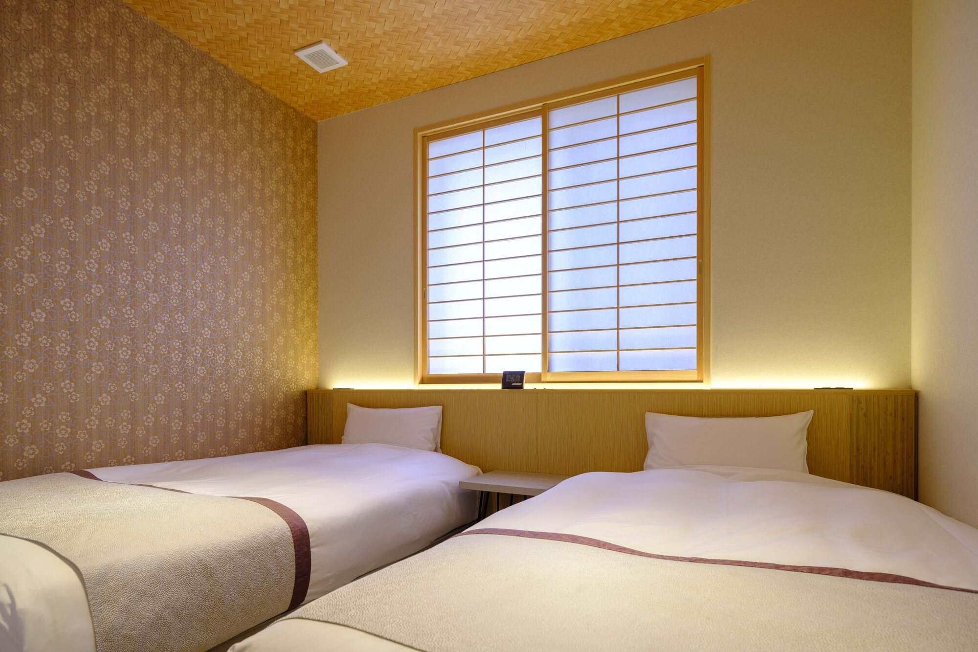 Moderate, Twin Beds