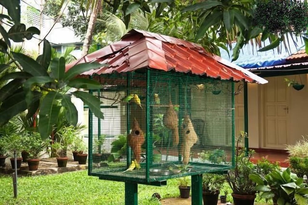 PALM GROVE SERVICE VILLA 45/48