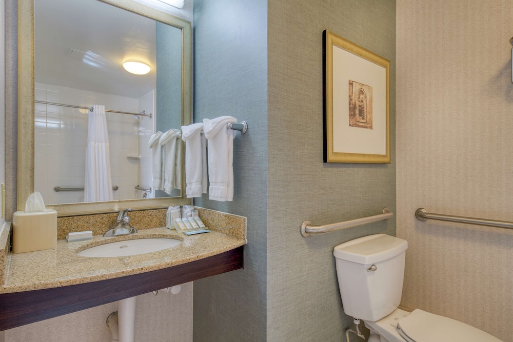 Hilton Garden Inn Durham Southpoint, NC 28/61