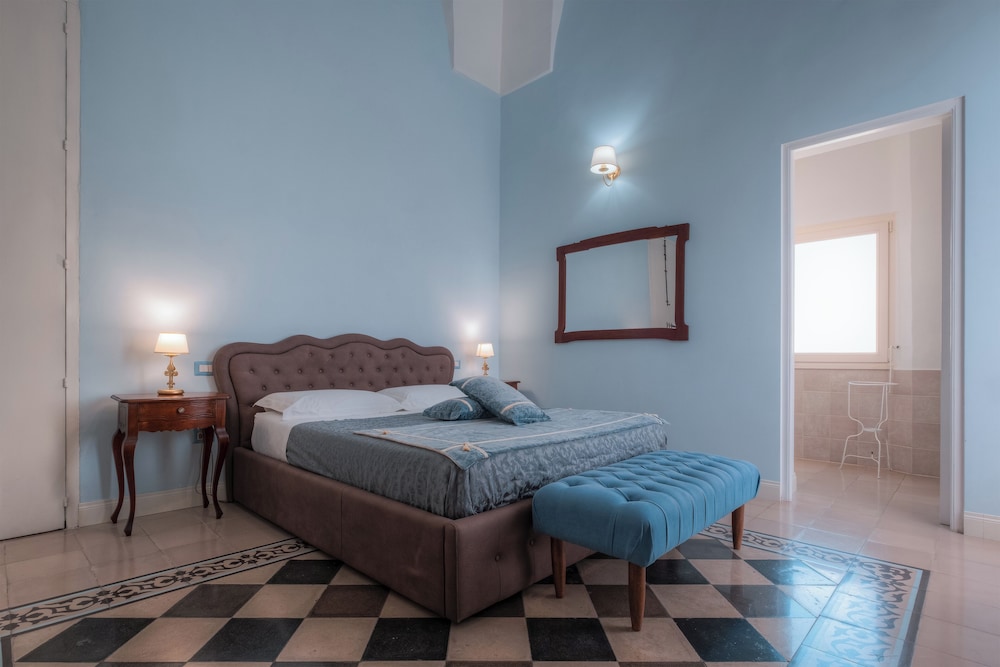 SUPERIOR, DOUBLE BED