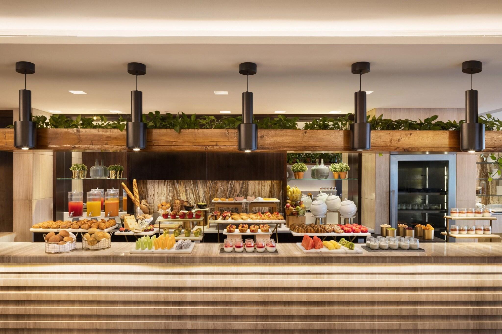 Sheraton Grand Hotel Dubai in DUBAI