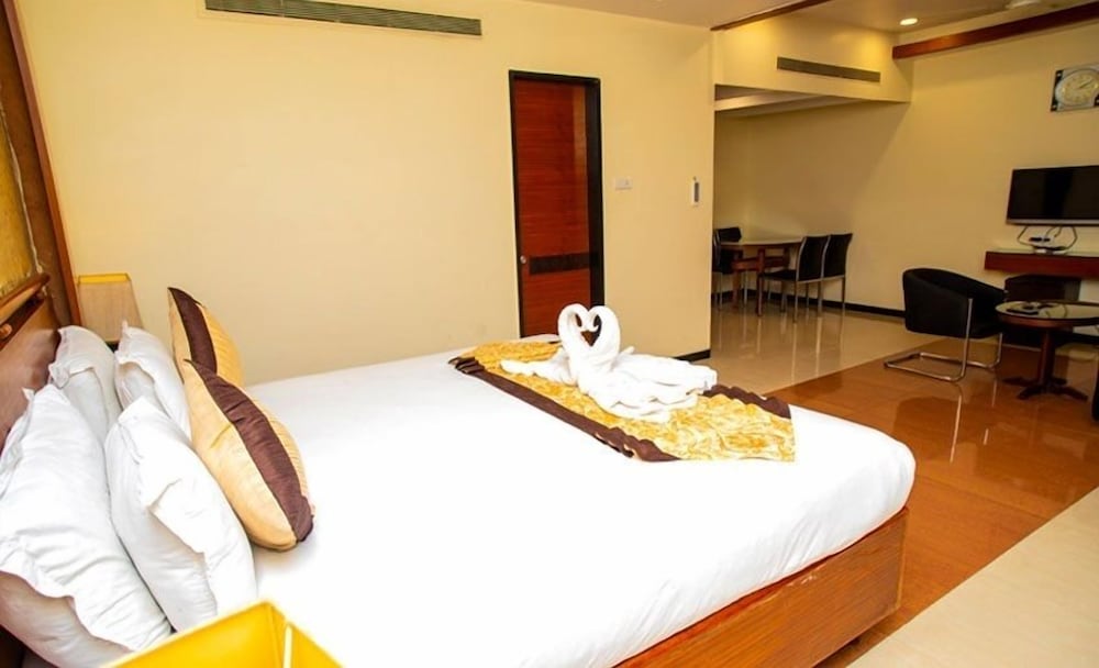 Hotel Simran Heritage Pvt. Ltd. 32/55