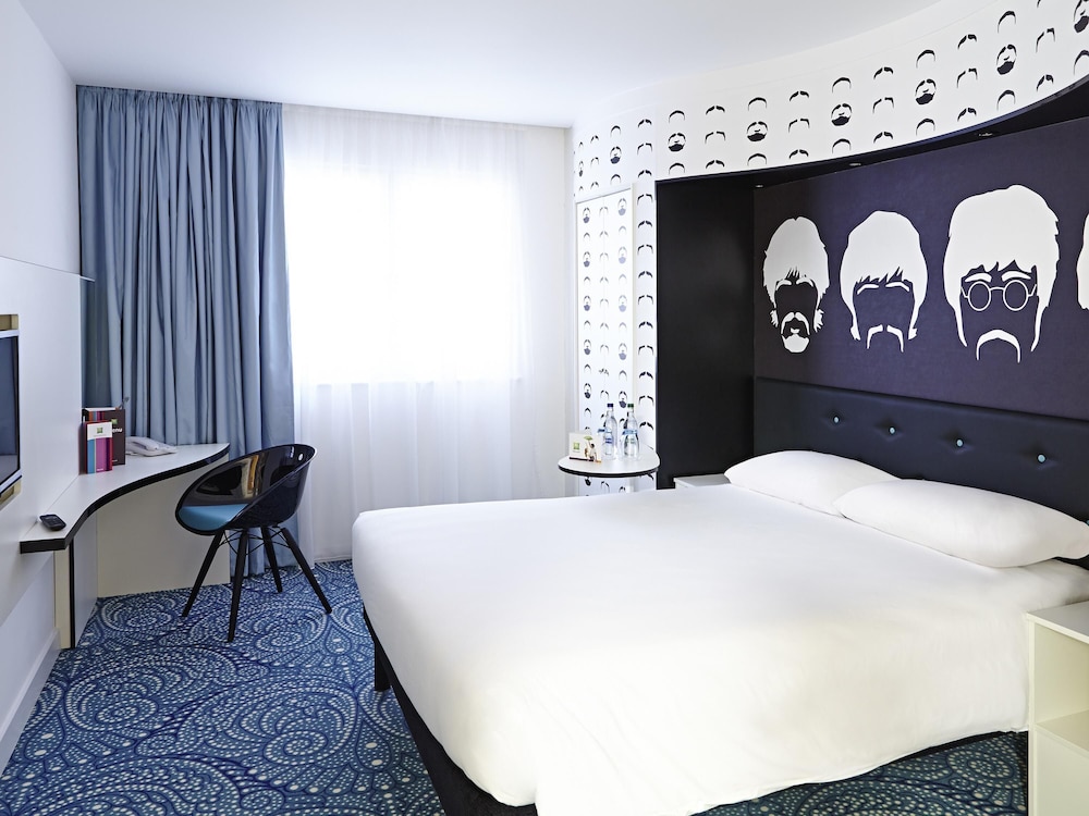 STANDARD, DOUBLE BED, ACCESSIBLE