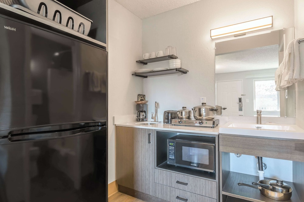 Studio6 Hayward, CA – Silicon Valley Gateway 24/33