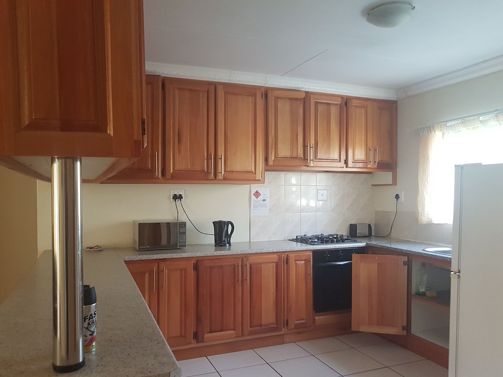 Sand River Cottages 8/45