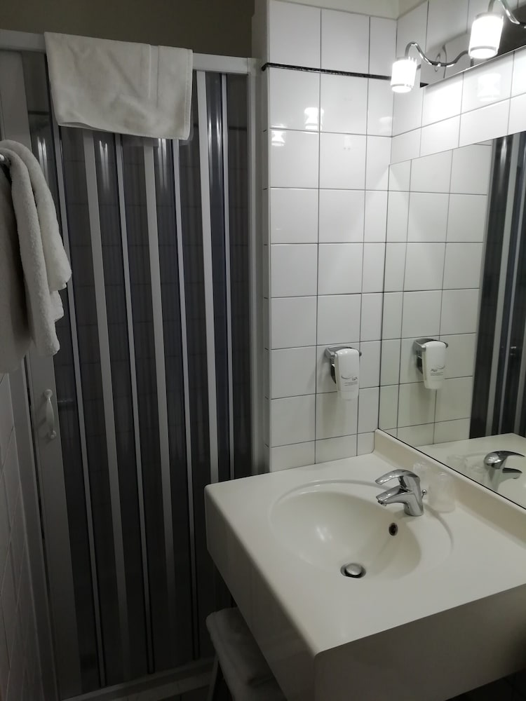Hotel Du Manoir 30/32