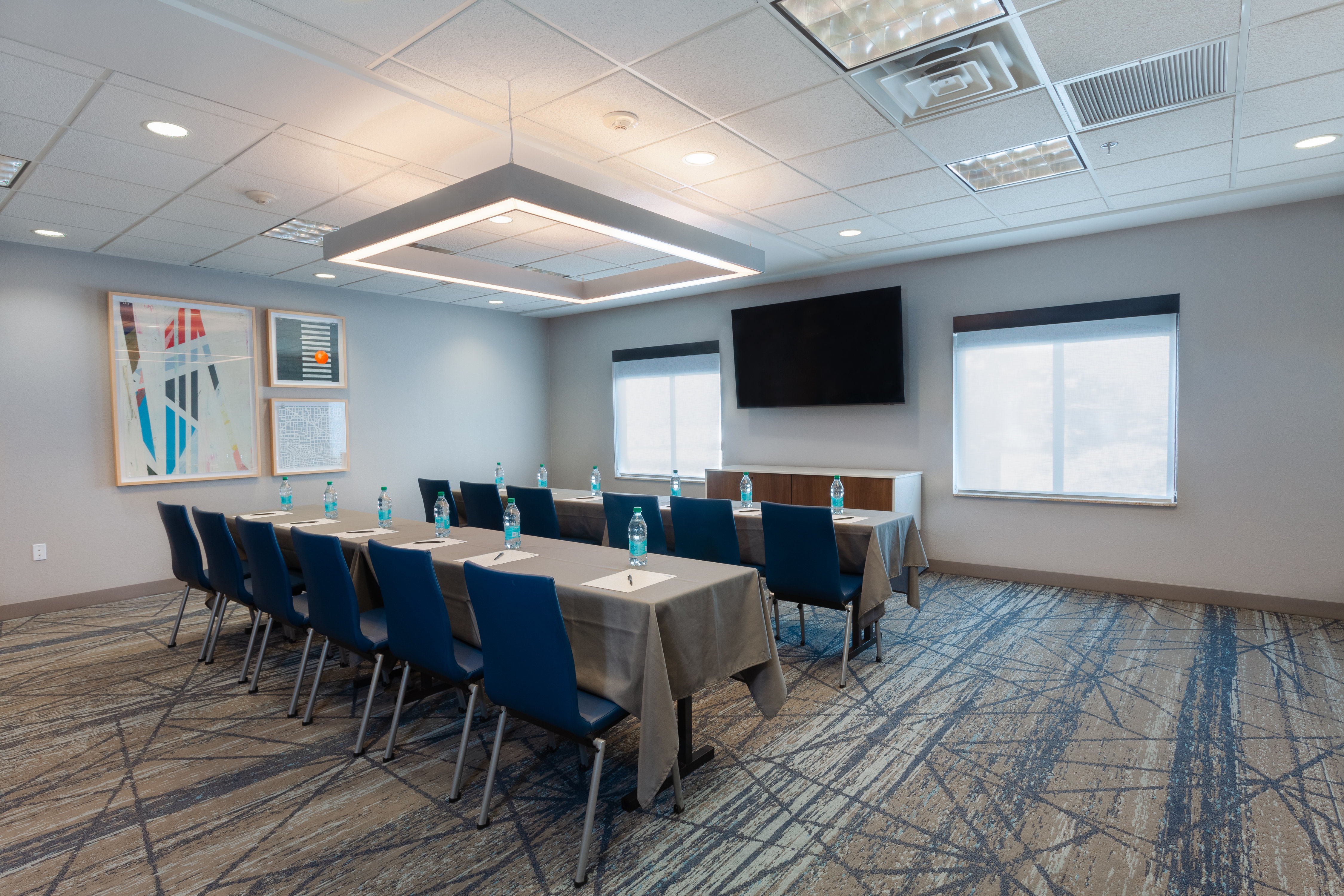 Holiday Inn Express Hotel Suites Logan 70/79
