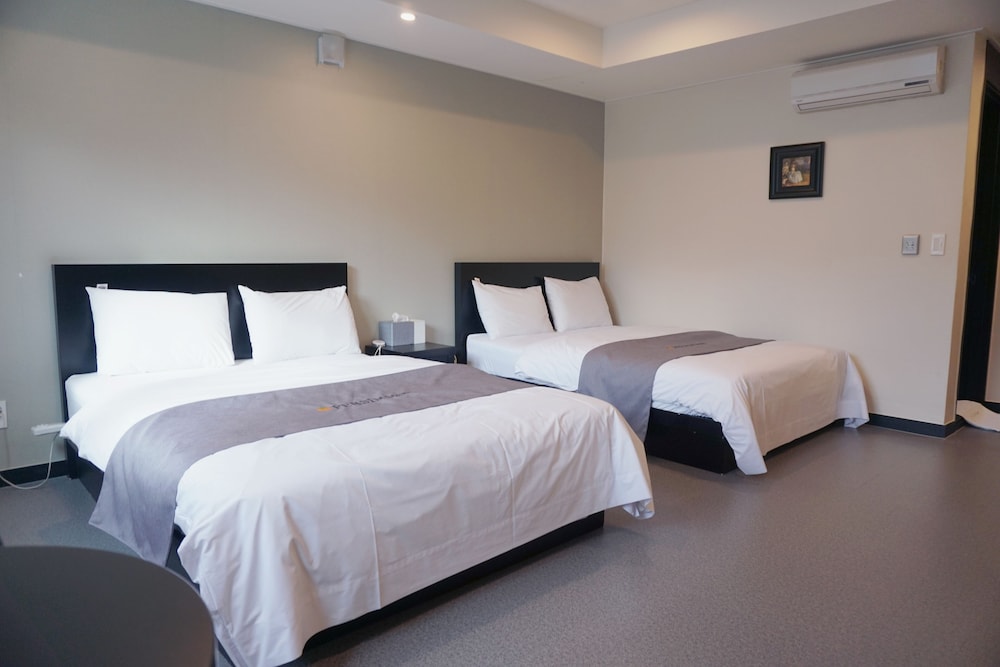 Persimmon Tourist Hotel 21/42