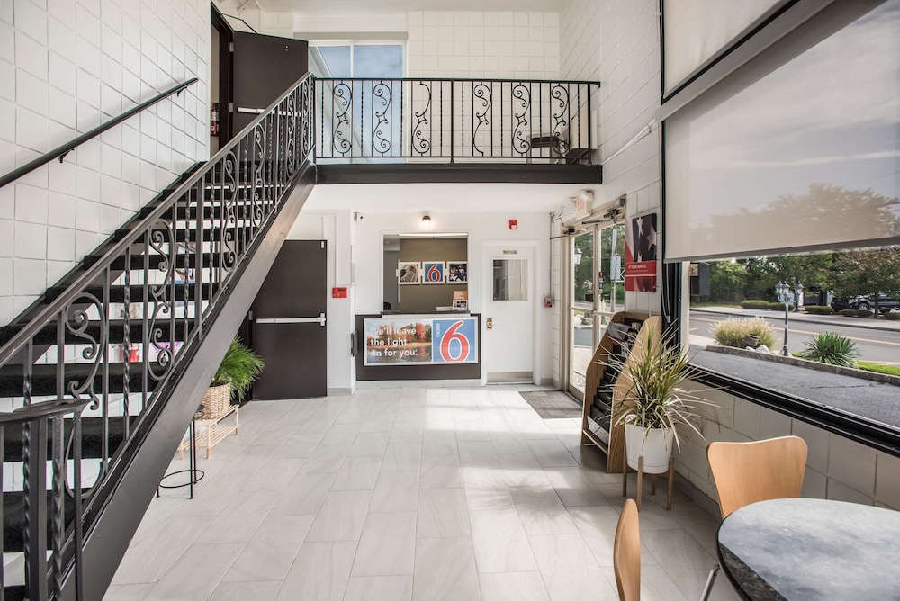 Lobby at Motel6 Somers Point, NJ - Ocean City - Wild Wood Beach, SOMERS POINT - NJ