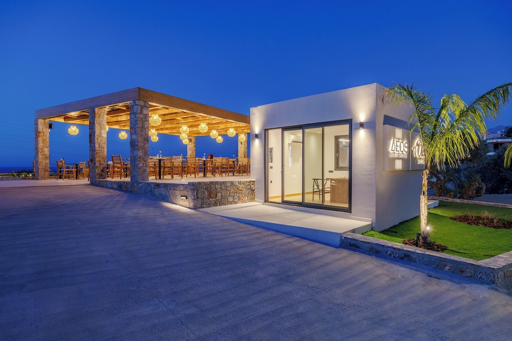 Deos Luxury Suites 40/50