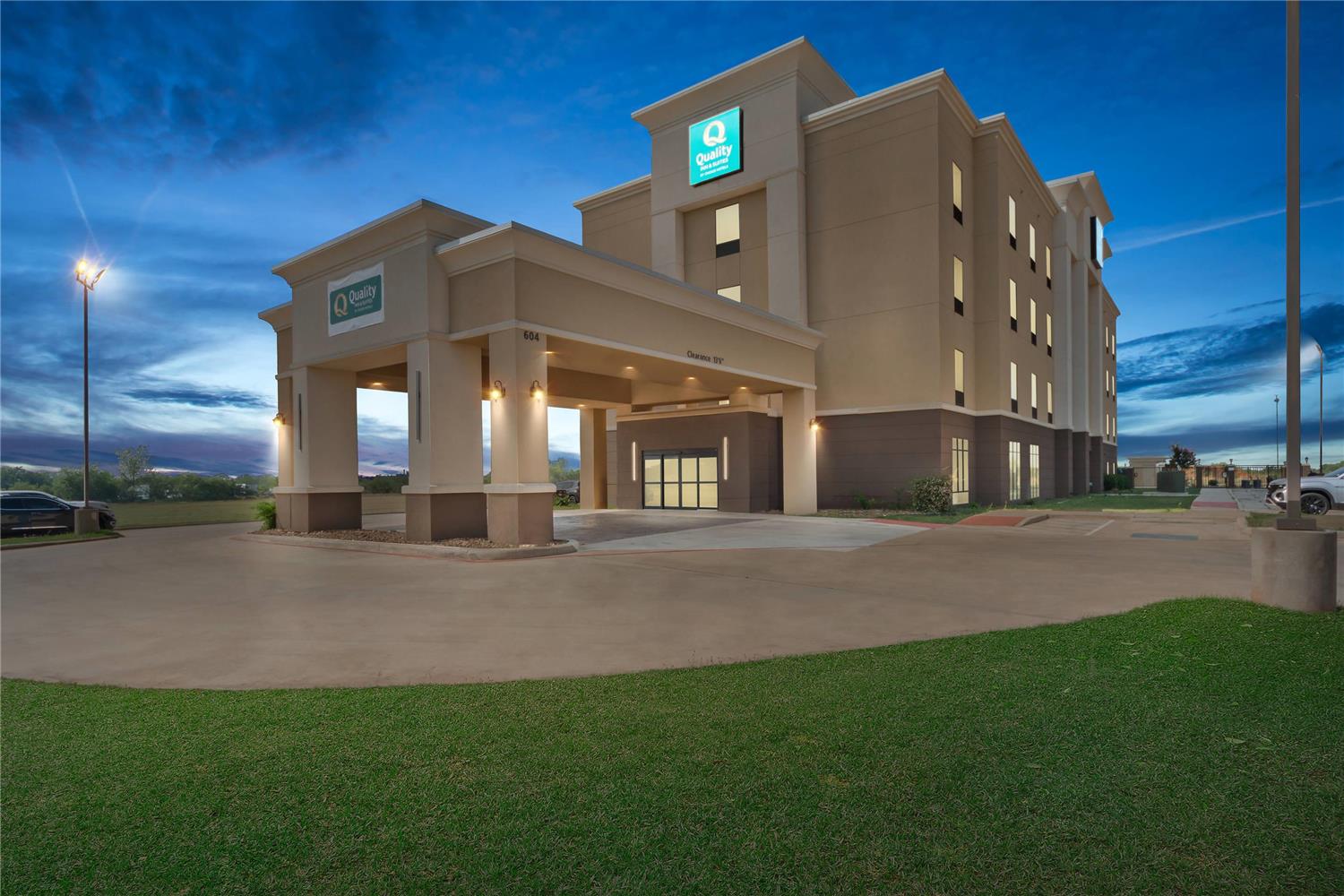 Quality Inn & Suites Pearsall, TX 19/20