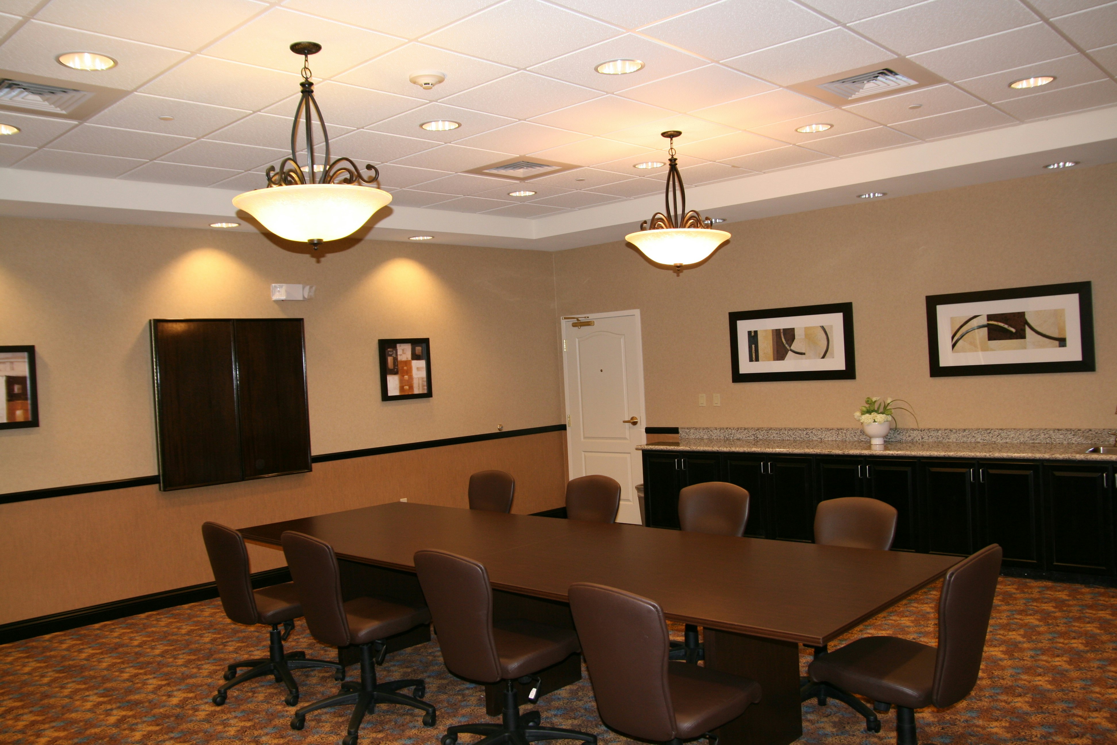 Hampton Inn And Suites Barstow 33/43