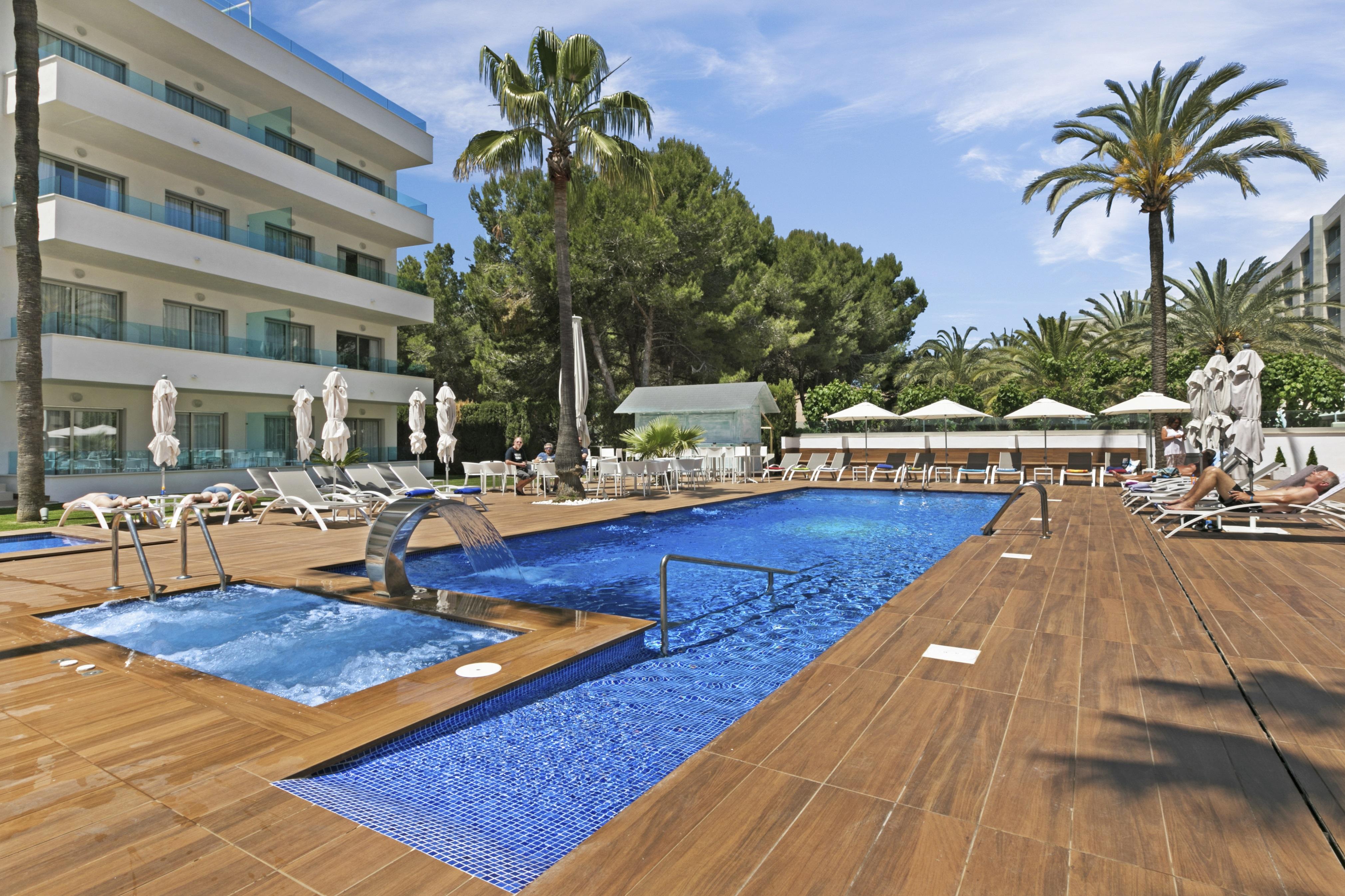 Metropolitan JUKA Playa Aparthotel 15/16