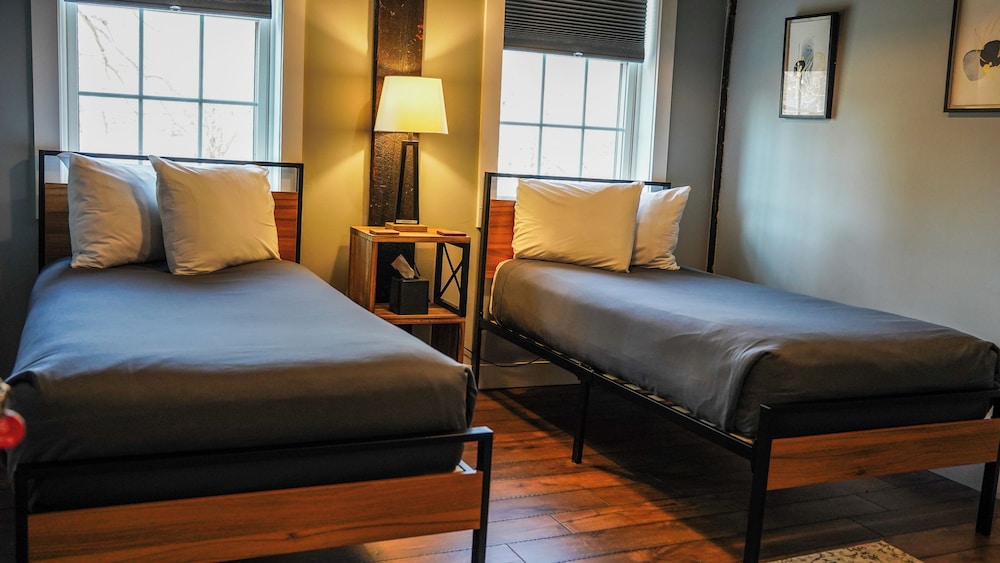 Old Mill Inn 12/51