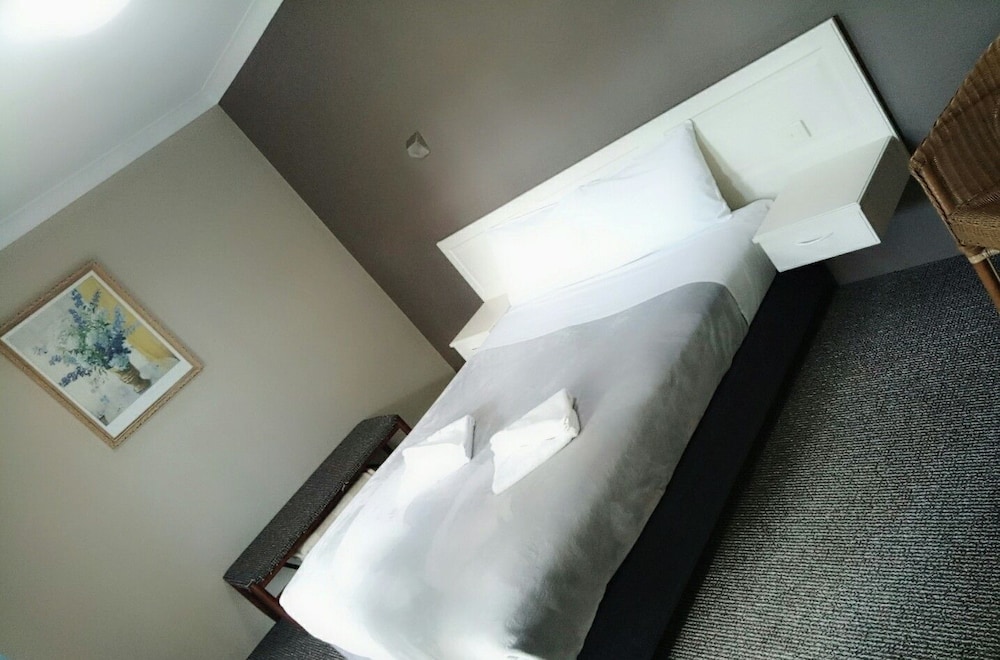Excelsior Motor Inn 13/42