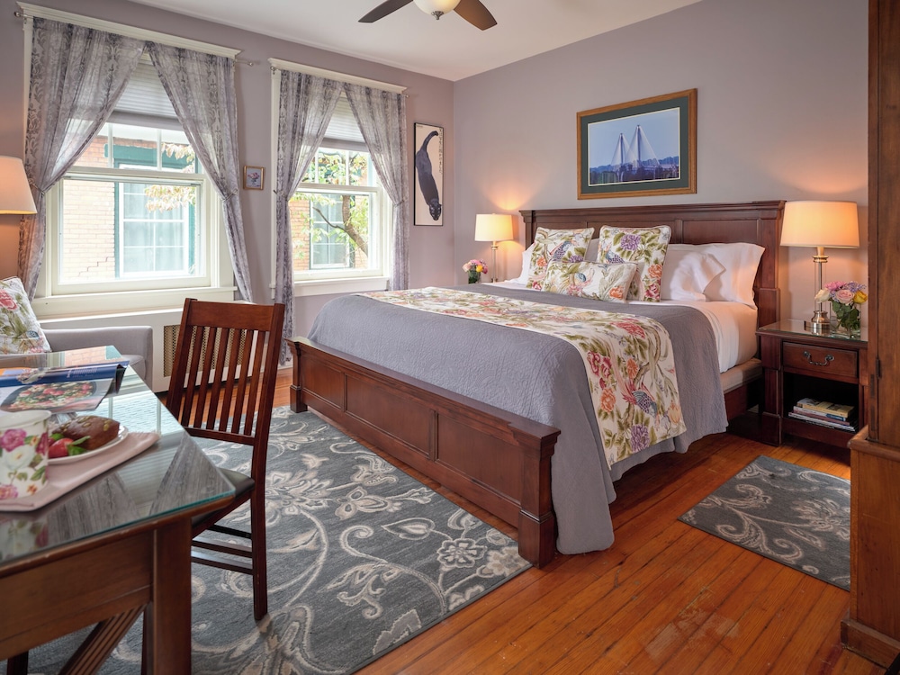 Mooreland Garden Inn 6/33